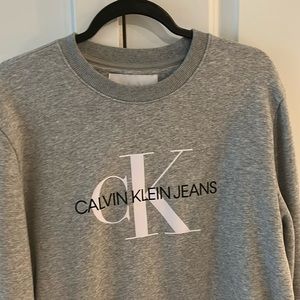 Calvin Klein long sleeve fall winter sweatshirt